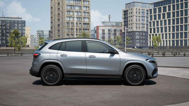 Mercedes-Benz EQA 250+ Business Solution AMG 71 kWh | Winter-pakket | DISTRONIC | Elektrische bedienbare trekhaak | Panoramadak | Burmester | Head-up display