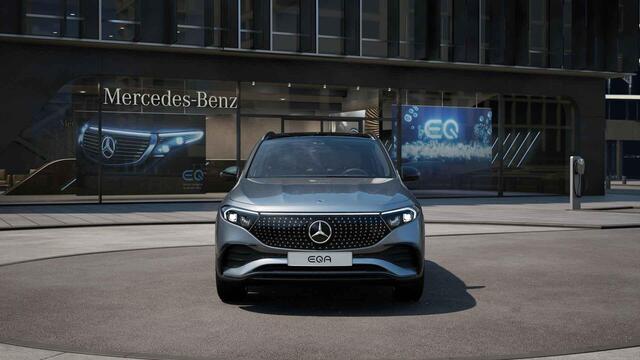 Mercedes-Benz EQA 250+ Business Solution AMG 71 kWh | Winter-pakket | DISTRONIC | Elektrische bedienbare trekhaak | Panoramadak | Burmester | Head-up display