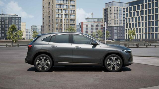 Mercedes-Benz EQA 250+ Luxury Line 71 kWh | panoramadak | Trekhaak | Apple Carplay/Android Auto | stuurwiel verwarmd