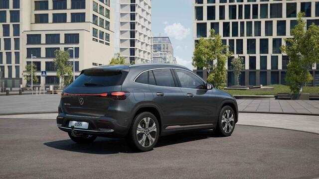 Mercedes-Benz EQA 250+ Luxury Line 71 kWh | panoramadak | Trekhaak | Apple Carplay/Android Auto | stuurwiel verwarmd
