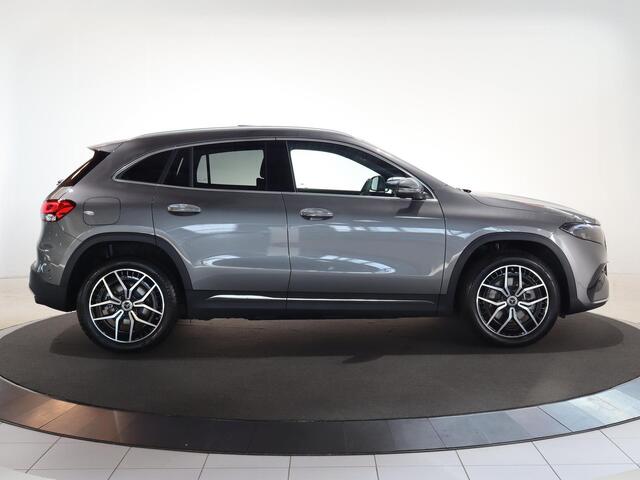 Mercedes-Benz EQA 250+ AMG Line 71 kWh | Panoramaschuifdak | Sfeerverlichting | Keyless go | 360 camera | EASYPACK-achterklep | Stoelverwarming |