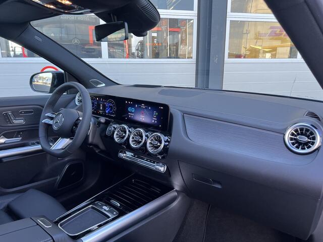 Mercedes-Benz EQA 250+ AMG LIMITED | Zwart Leder | Premium Pakket | Night Pakket | Winter Pakket | Rijassistentiepakket | Panoramadak | Elektrisch Verstelbare Stoelen + Memory | Burmester Surround Sound | 360° Camera | Head-up Display | Sierdelen Lindenhout Zwart
