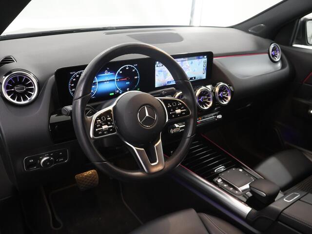 Mercedes-Benz EQA 250 Business Solution Luxury 67 kWh | Achteruitrijcamera | Dakrails | Stoelverwarming | Sfeerverlichting