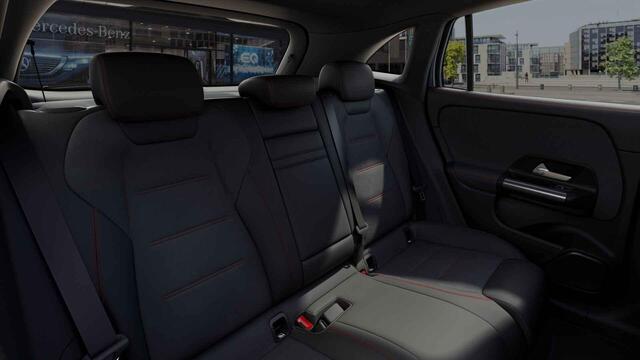 Mercedes-Benz EQA 250 Business Solution AMG 67 kWh | Night | 20" lichtmetalen velgen | Stoelverwarming |