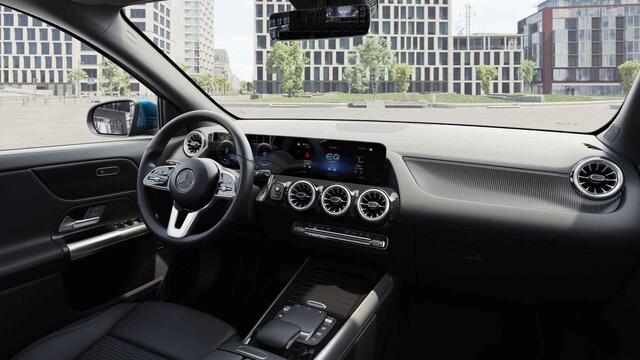 Mercedes-Benz EQA 250 Business Solution Luxury 67 kWh | Panoramadak | Trekhaak | Keyless | Stoelverwarming | Sfeerverlichting |