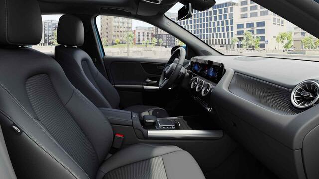 Mercedes-Benz EQA 250 Business Solution Luxury 67 kWh | Panoramadak | Trekhaak | Keyless | Stoelverwarming | Sfeerverlichting |