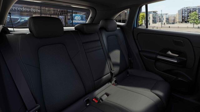 Mercedes-Benz EQA 250 Business Solution Luxury 67 kWh | Panoramadak | Trekhaak | Keyless | Stoelverwarming | Sfeerverlichting |