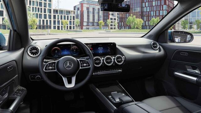 Mercedes-Benz EQA 250 Business Solution Luxury 67 kWh | Panoramadak | Trekhaak | Keyless | Stoelverwarming | Sfeerverlichting |