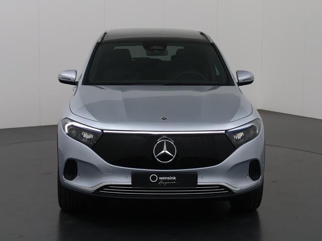 Mercedes-Benz EQA 250+ Luxury Line 71 kWh | Trekhaak | 19-Inch | Premium pakket | Panoramadak