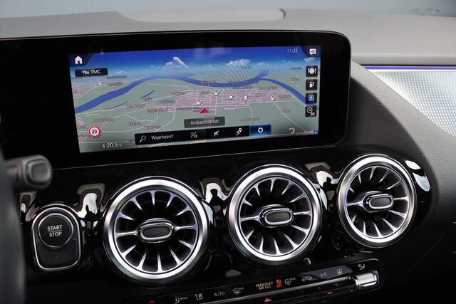 Mercedes-Benz EQA 250 Business Line 67 kWh | Panoramadak | Trekhaak | Camera | Sfeerverlichting | High Perf. LED | Nightpakket | Leder | Dodehoekassistent | Apple Carplay |