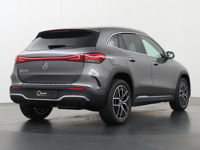Mercedes-Benz EQA 250 Sport Edition | AMG | Premium Pakket | 19" AMG-velgen | Privacy Glass | Stoelverwarming | Achteruitrijcamera | Sfeerverlichting |