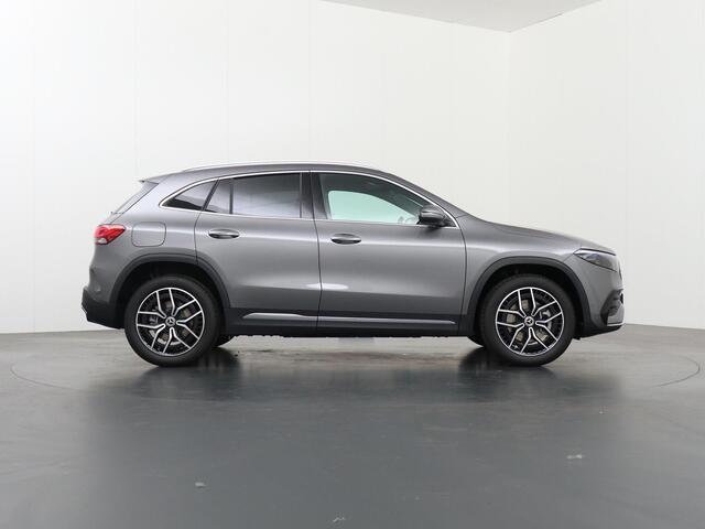 Mercedes-Benz EQA 250 Sport Edition | AMG | Premium Pakket | 19" AMG-velgen | Privacy Glass | Stoelverwarming | Achteruitrijcamera | Sfeerverlichting |