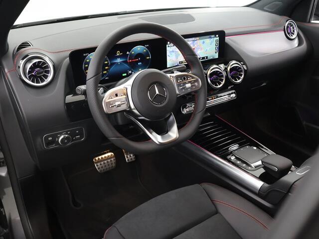 Mercedes-Benz EQA 250 Sport Edition | AMG | Premium Pakket | 19" AMG-velgen | Privacy Glass | Stoelverwarming | Achteruitrijcamera | Sfeerverlichting |