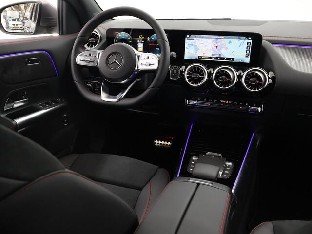 Mercedes-Benz EQA 250 Sport Edition | AMG | Premium Pakket | 19" AMG-velgen | Privacy Glass | Stoelverwarming | Achteruitrijcamera | Sfeerverlichting |