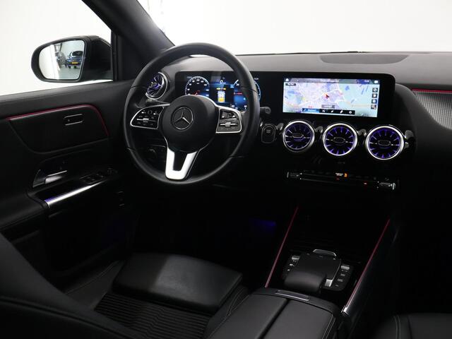 Mercedes-Benz EQA 250 Luxury Line 67 kWh | Trekhaak | Sfeerverlichting |