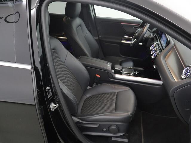 Mercedes-Benz EQA 250 Luxury Line 67 kWh | Trekhaak | Sfeerverlichting |
