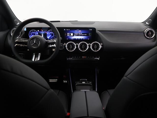 Mercedes-Benz EQA 300 4MATIC AMG Line | Premium pakket | Trekhaak | Lederen bekleding | Stoel + Stuurverwarming |