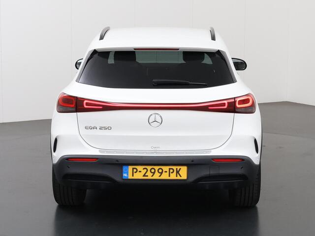 Mercedes-Benz EQA 250 Business Solution AMG 67 kWh | Keyless | Achteruitrijcamera | Stoelverwarming |