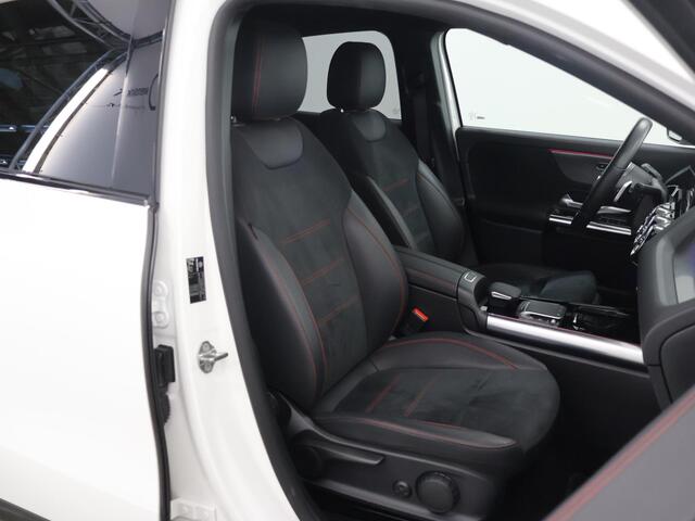 Mercedes-Benz EQA 250 Business Solution AMG 67 kWh | Keyless | Achteruitrijcamera | Stoelverwarming |