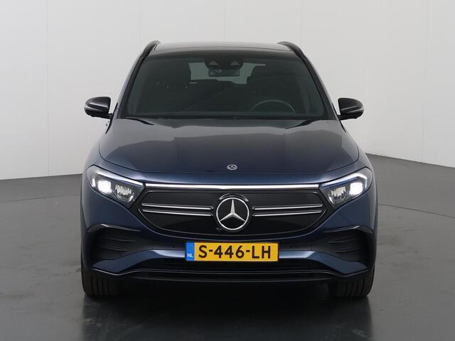 Mercedes-Benz EQA 250 AMG Line 67 kWh | Panoramadak | Night | Trekhaak | Rijassistentiepakket | 360 graden camera |