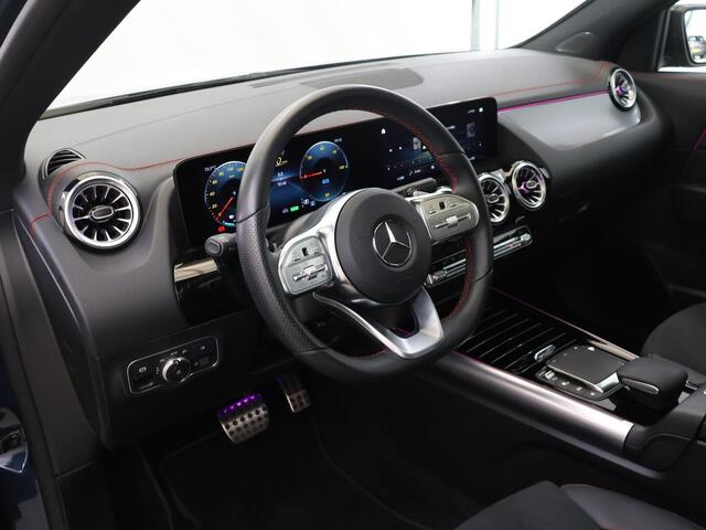 Mercedes-Benz EQA 250 AMG Line 67 kWh | Panoramadak | Night | Trekhaak | Rijassistentiepakket | 360 graden camera |