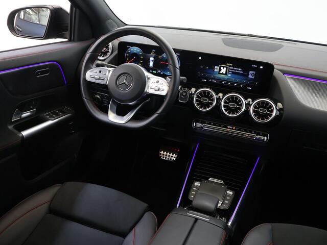 Mercedes-Benz EQA 250 AMG Line 67 kWh | Panoramadak | Night | Trekhaak | Rijassistentiepakket | 360 graden camera |