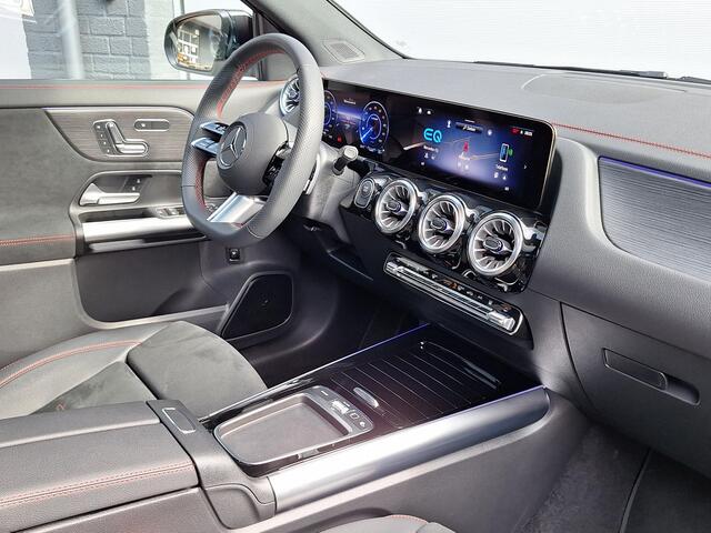 Mercedes-Benz EQA 250+ AMG Line 71 kWh | Panoramadak | Trekhaak | Night pakket | Memory pakket | Achteruitrijcamera | Sfeerverlichting | Keyless-GO | Elektrisch