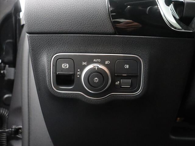 Mercedes-Benz EQA 250 AMG Line | Keyless entry |