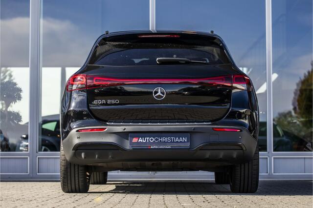 Mercedes-Benz EQA 250 AMG Line 67 kWh | Night | Distronic | Memory | 20"