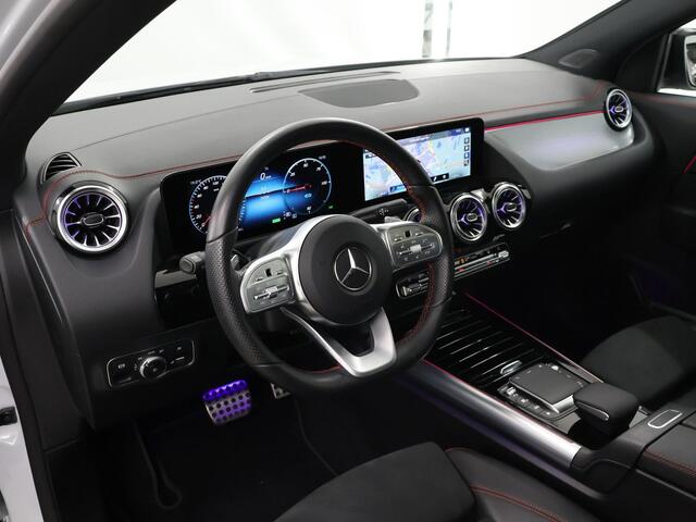 Mercedes-Benz EQA 250 Business Solution AMG 67 kWh | Night | Panoramadak | Stoelverwarming | Sfeerverlichting | Achteruitrijcamera |
