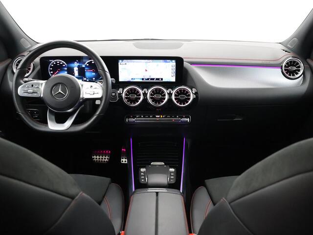Mercedes-Benz EQA 250 Business Solution AMG 67 kWh | Night | Panoramadak | Stoelverwarming | Sfeerverlichting | Achteruitrijcamera |