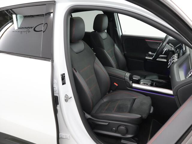 Mercedes-Benz EQA 250 Business Solution AMG 67 kWh | Night | Panoramadak | Stoelverwarming | Sfeerverlichting | Achteruitrijcamera |