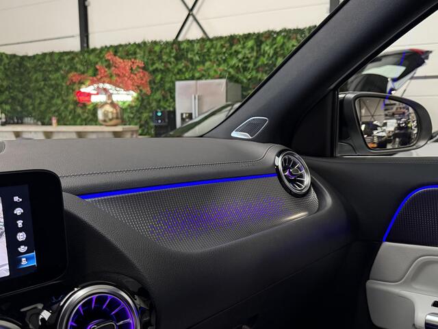 Mercedes-Benz EQA 250 Edition 1 67 kWh Pano | Edition 1 | Memory | 360 Camera | Distronic | Burmester | Keyless | Sfeerverlichting | HeadUp | Carplay