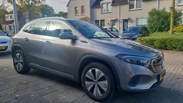 Mercedes-Benz EQA 250 Business Line 67 kWh Widescreen Led Camera