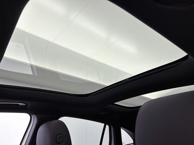 Mercedes-Benz EQA 250+ Business Solution AMG 71 kWh Nightpakket | Premium pakket | Smartphone integratie | Panoramaschuifdak | Head-up display | Burmester® 3D surround sound systeem | Parkeerpakket met 360°-camera |