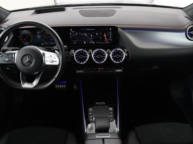 Mercedes-Benz EQA 250 AMG 67kWh | Trekhaak | Carplay | Head-Up | Stoelverwarming | Memory | Keyless | Navigatie | Leder/Alcantara | Sfeerverlichting | Widescreen | Full LED | Park Assist