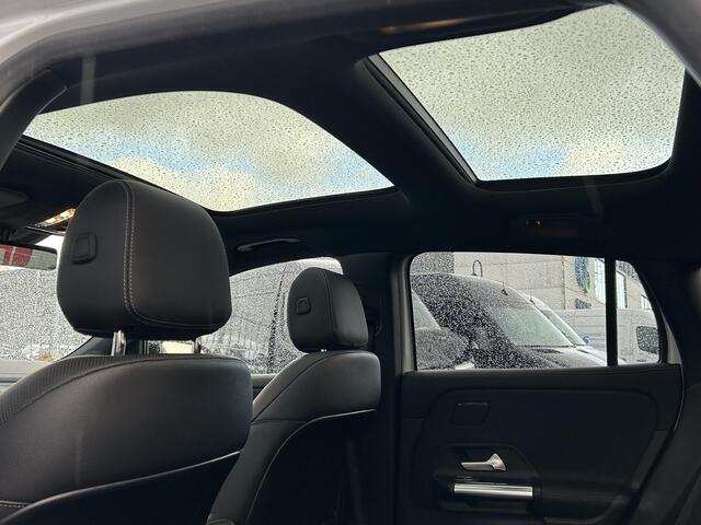 Mercedes-Benz EQA 300 4MATIC AMG Line | Zwart Leder | Panoramadak |