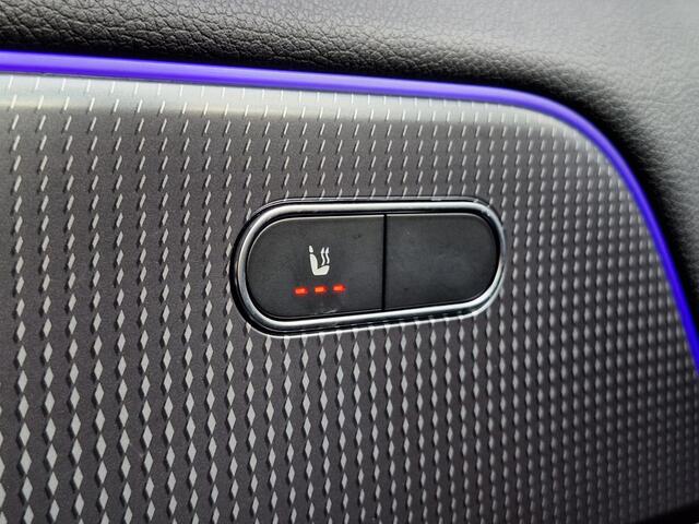 Mercedes-Benz EQA 250+ Business Edition | Apple CarPlay | Android Auto | Donkergetint Glas Achter | Dodehoekassistent | Alarm | Sfeerverlichting | Stoelverwarming | Achteruitrijcamera | Parkeersensoren | Elektrisch Inklapbare Buitenspiegels