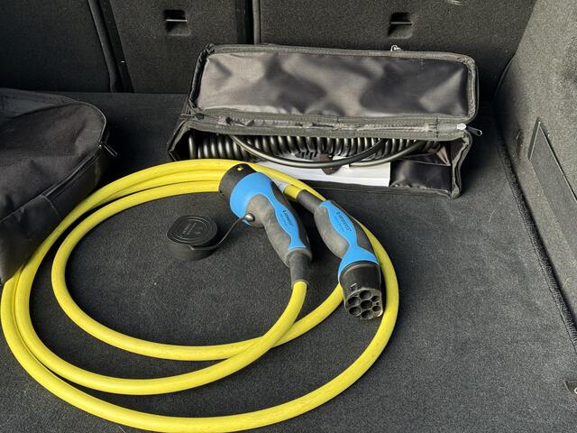 Mercedes-Benz EQA 250 Business Sol. Luxury 67 kWh | Panorama | Memory | Sfeer Verlichting | 360 Camera |