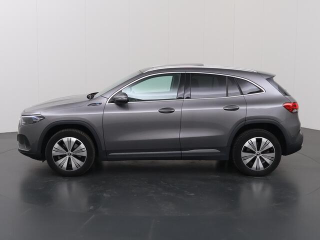 Mercedes-Benz EQA 250 Luxury Line 67 kWh | Panoramadak | Sfeerverlichting | Elektrische achterklep | Achteruitrijcamera |