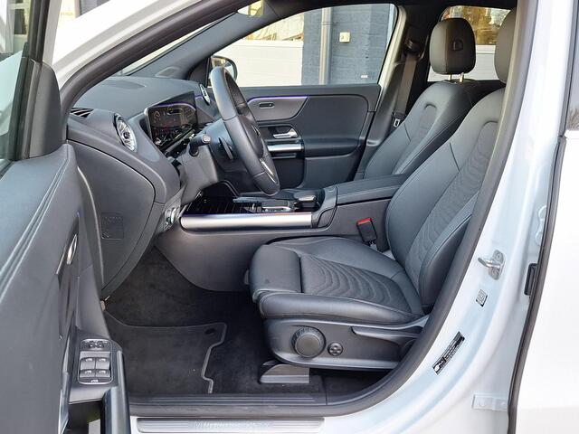 Mercedes-Benz EQA 250+ Business Edition | Apple CarPlay | Android Auto | Donkergetint Glas Achter | Dodehoekassistent | Alarm | Sfeerverlichting | Stoelverwarming | Achteruitrijcamera | Parkeersensoren | Elektrisch Inklapbare Buitenspiegels