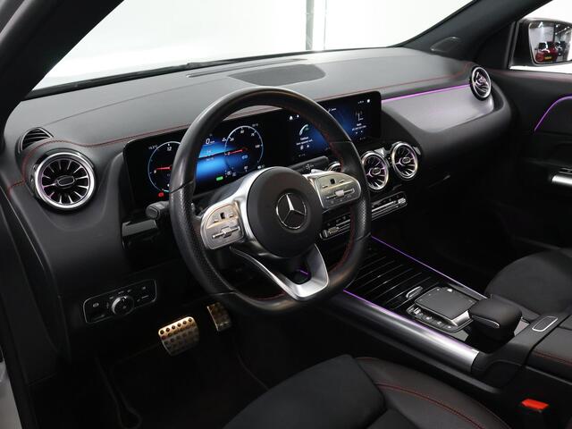 Mercedes-Benz EQA 250+ AMG Line 71 kWh | Night | Panoramadak | Sfeerverlichting | Draadloos telefoonladen | Stoelverwarming |