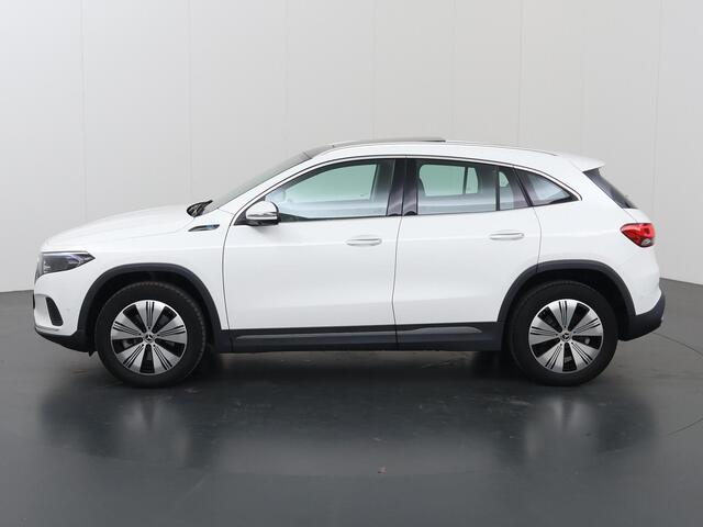 Mercedes-Benz EQA 250 Business Solution Luxury 67 kWh Head Up | Originele trekhaak | Memory pack | Panorama | 360* Camera