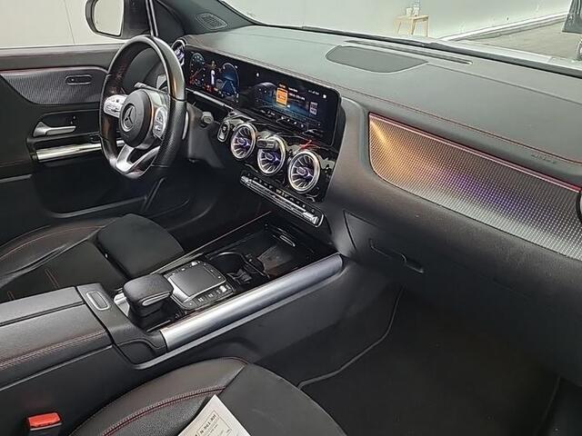 Mercedes-Benz EQA 250 Business Sol. AMG 67 kWh | Trekhaak | Navi | Camera |