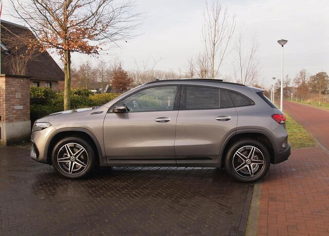 Mercedes-Benz EQA 250 Business Solution AMG 67 kWh | SOH 98% | Panoramadak | Head-Up Display | 360 Camera | Sfeerverlichting | Burmester | NL-Auto |