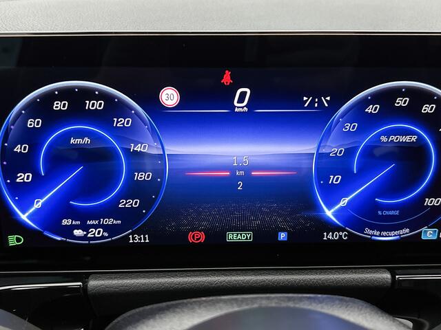 Mercedes-Benz EQA 250+ Business Solution AMG 71 kWh | Nightpakket | Trekhaak | 20 inch AMG velgen | GUARD 360° Voertuigbescherming Plus | 360° camera | Burmester® sound systeem | Head-up display | Memorypakket |