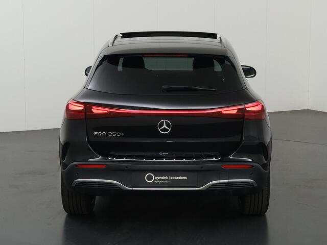 Mercedes-Benz EQA 250+ Business Solution AMG 71 kWh | Panoramaschuifdak | Dodehoekassistent | Head-up | Burmester | Winterpakket |