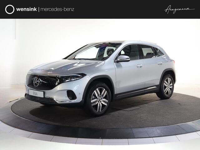 Mercedes-Benz EQA 250+ Business Solution Luxury 71 kWh | Panoramaschuifdak | Rijassistentie pakket | Achteruitrijcamera | Stoelverwarming | Dodehoekassistent |
