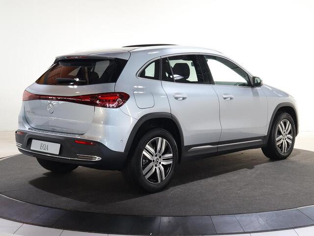 Mercedes-Benz EQA 250+ Business Solution Luxury 71 kWh | Panoramaschuifdak | Rijassistentie pakket | Achteruitrijcamera | Stoelverwarming | Dodehoekassistent |