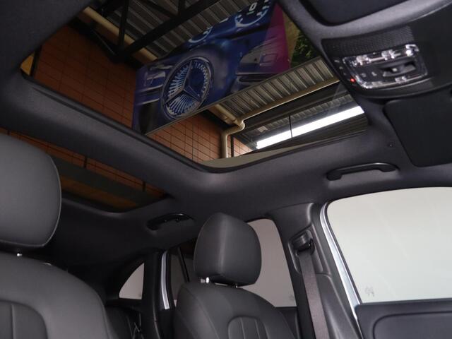 Mercedes-Benz EQA 250+ Business Solution Luxury 71 kWh | Panoramaschuifdak | Rijassistentie pakket | Achteruitrijcamera | Stoelverwarming | Dodehoekassistent |